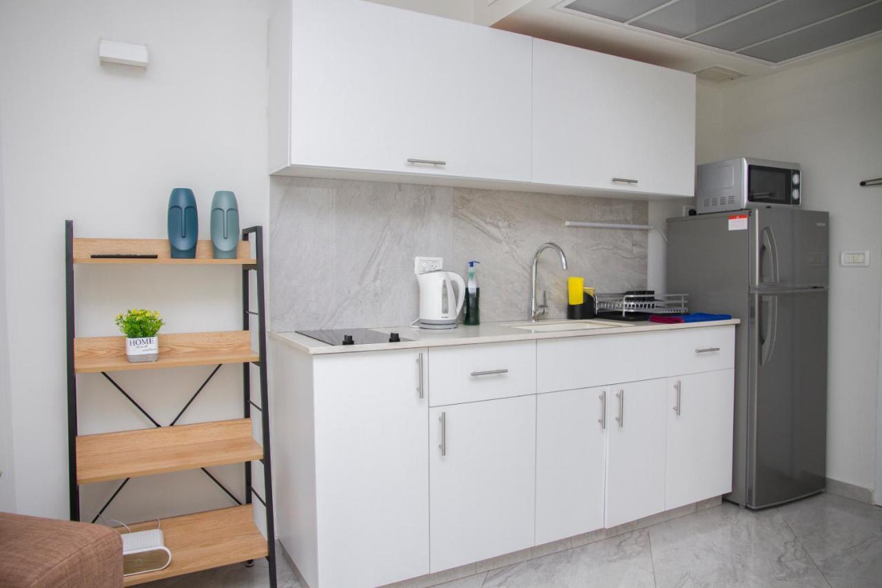 Apartments4You Leonardo 11 Бат-Ям Экстерьер фото